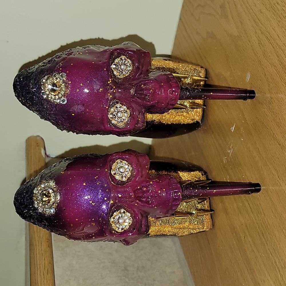 Size 9 custom skull and spike galaxy pumps